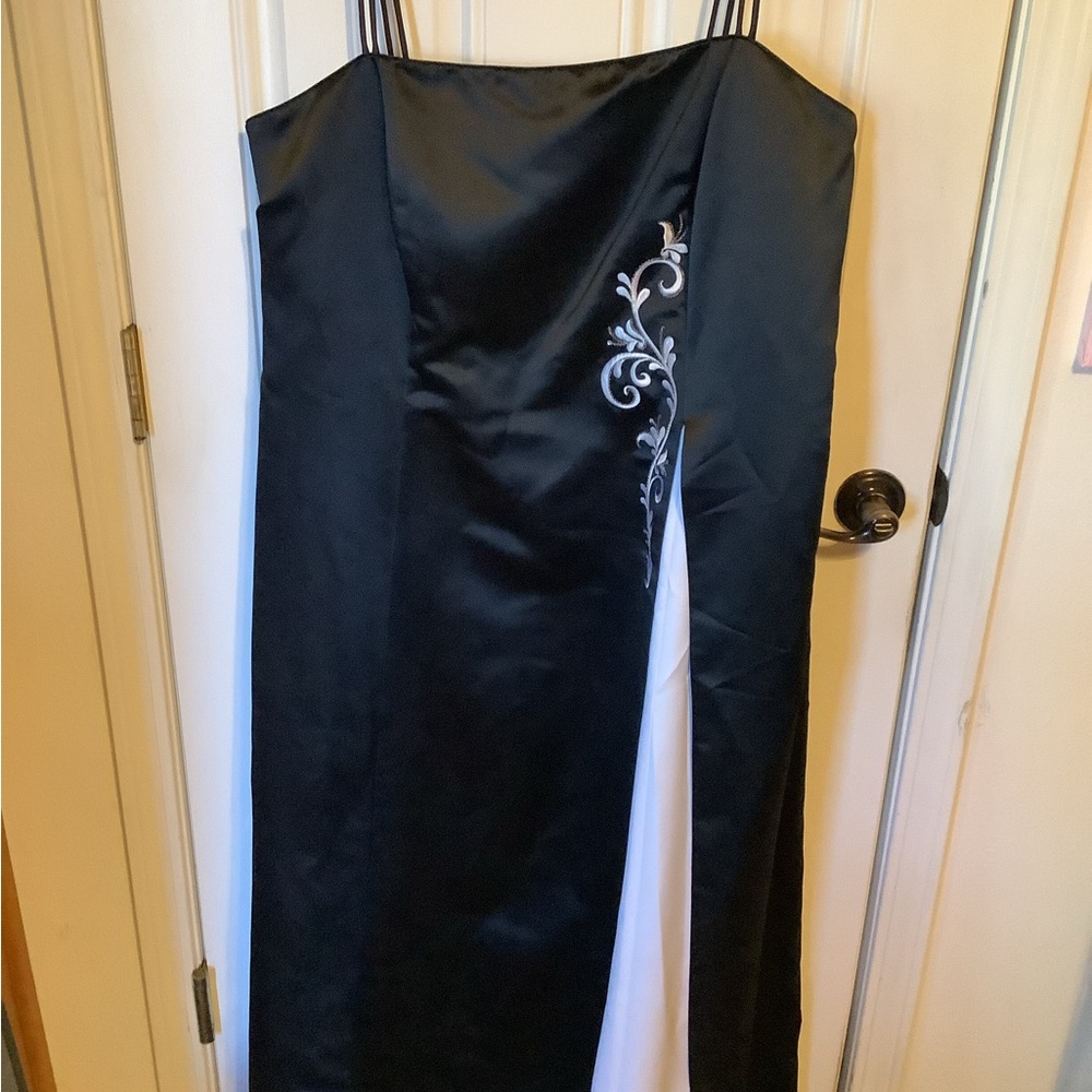 Betsy & Adam Elegant Black Strapless Dress with Silver Embroidery